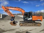 Hitachi ZX210LC-6 – Image 2